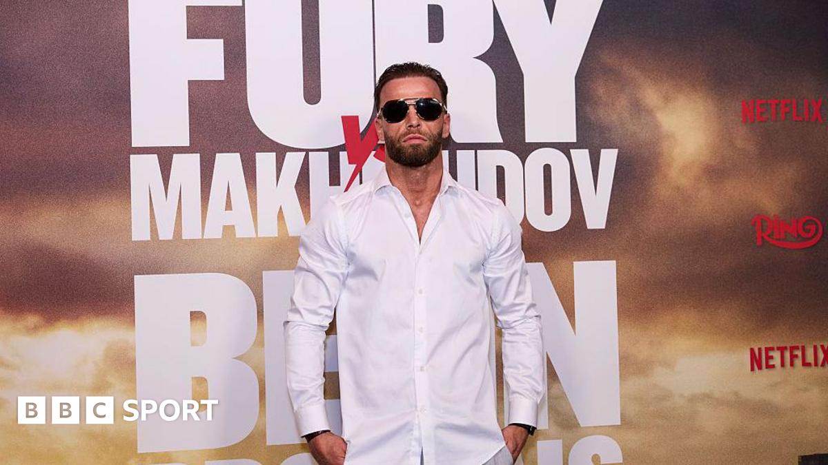 Felix Cash speaks to media at a fight week event