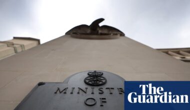 UK veterans ‘forced to resign’ for being gay launch legal action against MoD | LGBTQ+ rights