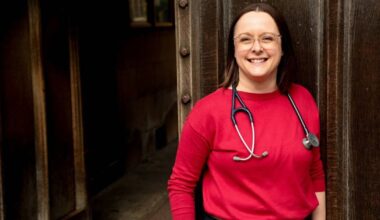 'I'm a gynaecologist and all women need to know hidden ovarian cancer symptom' | UK | News