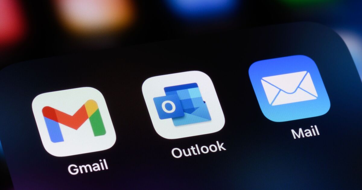 Outlook down LIVE: Login and emails for iPhone 'not working' for Microsoft users | UK | News