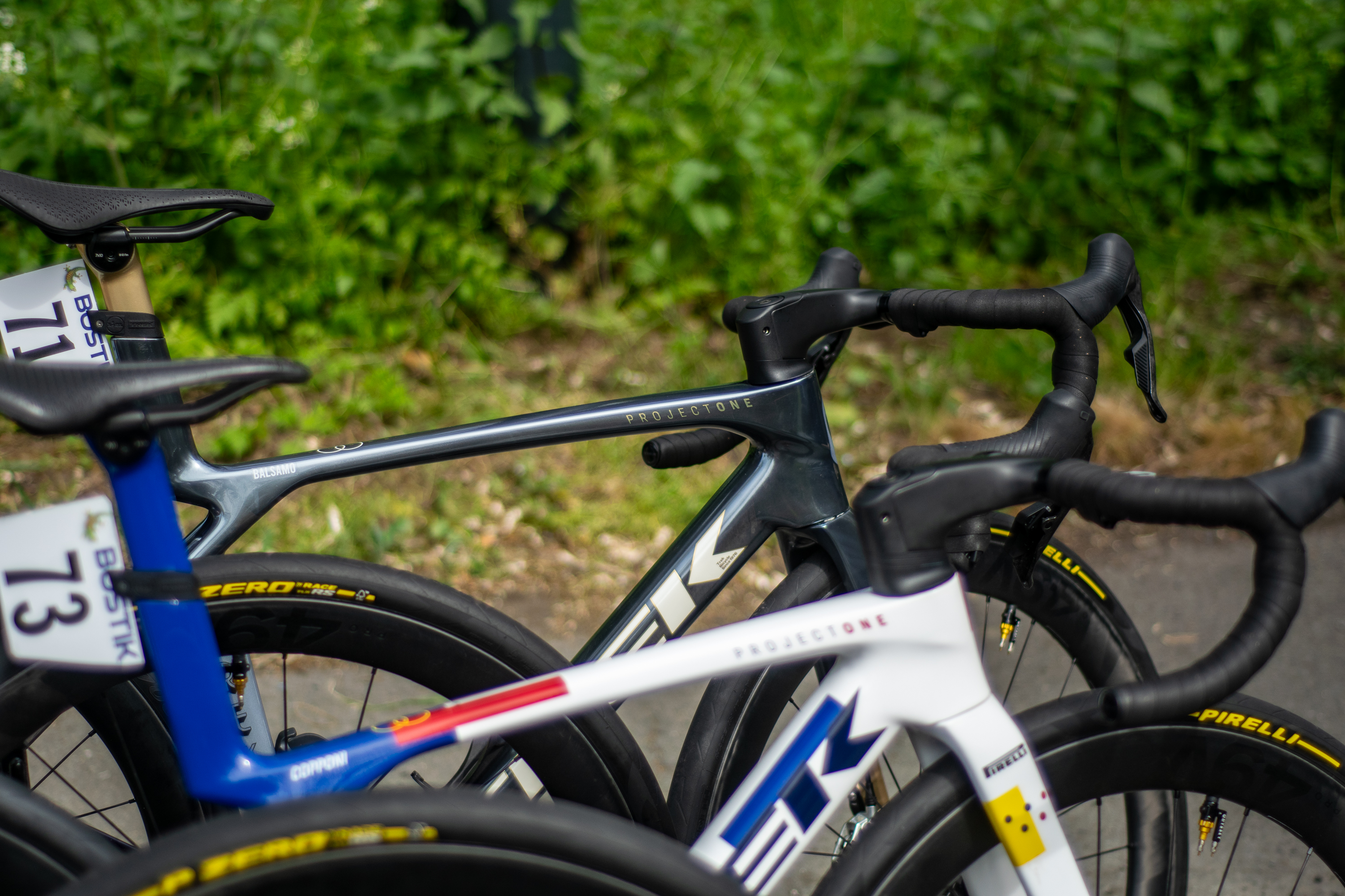 Bikes and tech from the start of Paris-Roubaix Femmes 2026