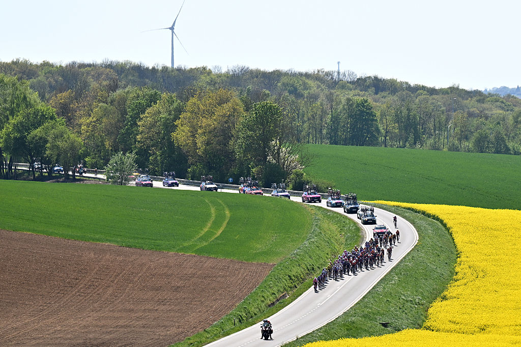 2026 fleche wallonne femmes peloton