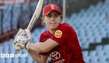 Nat Sciver-Brunt plays a pull shot in the nets