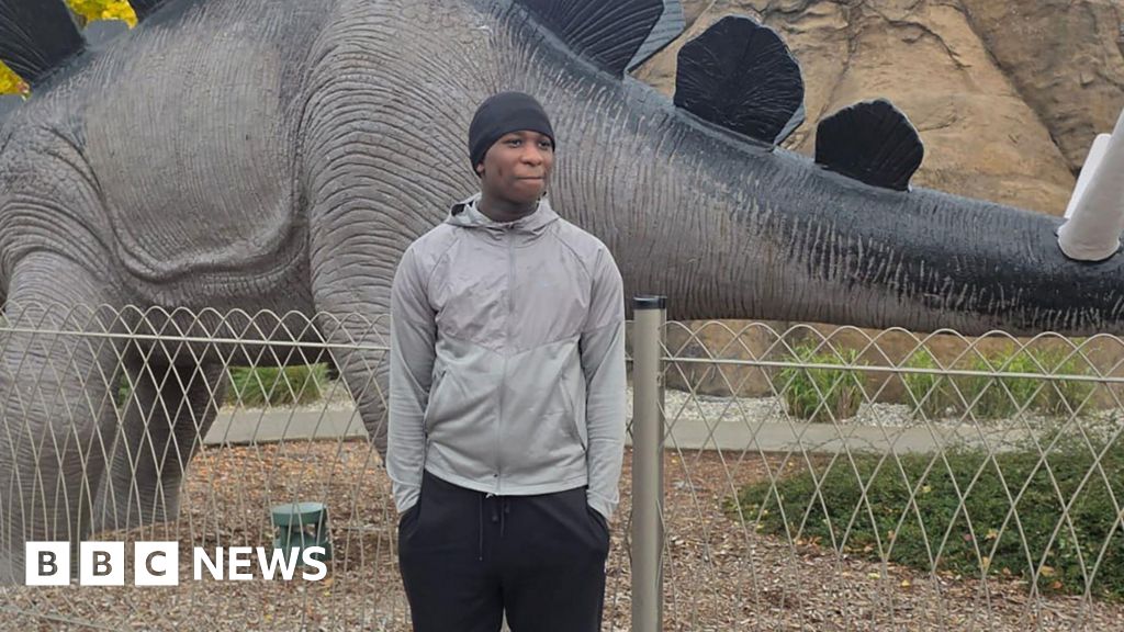 Boy, 14, shot dead and teens arrested for murder - BBC