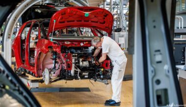Economy shows surprise growth despite Iran war