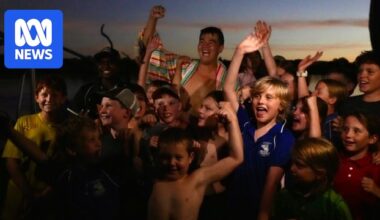 Ultra-swimmer Andy Donaldson sets world record with 55km Ord River challenge