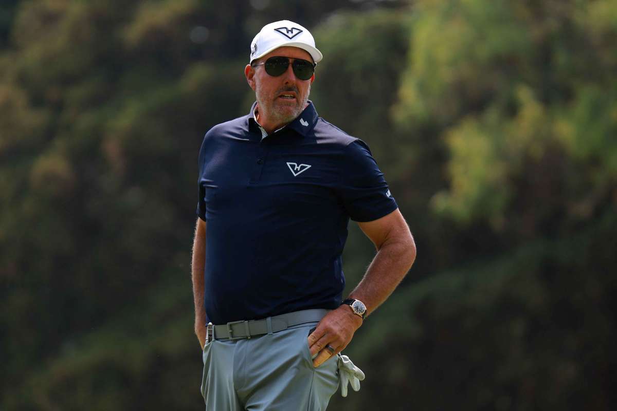 Mickelson to miss Masters with 'extended' break due to family health matter