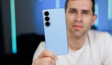 $800 flagships to get a $200 price hike in "the single largest annual drop" in phone market history