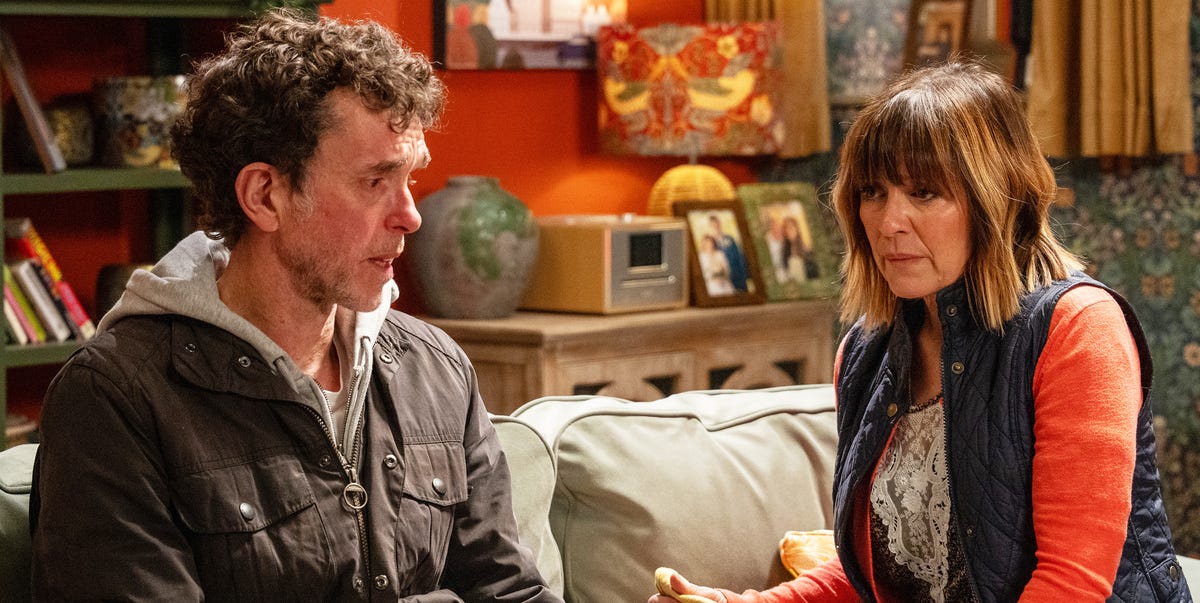 Emmerdale star casts doubt on whether Rhona will leave Marlon