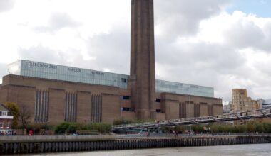 Tate Modern evacuated and Millennium Bridge closed in police incident - London Evening Standard