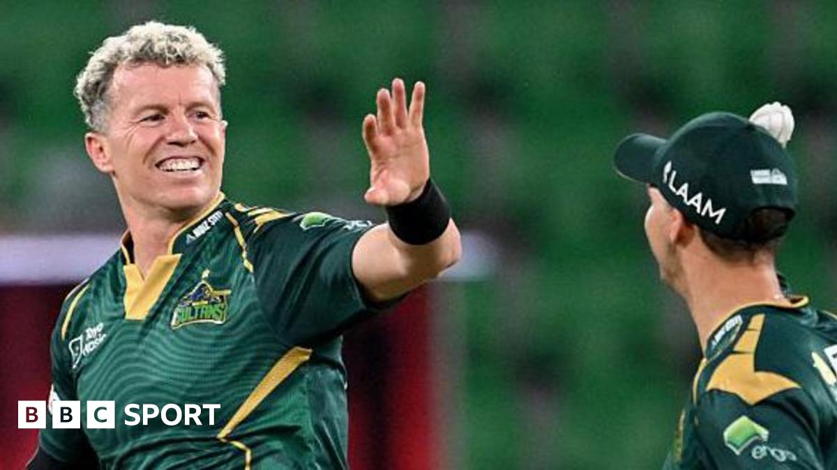 Peter Siddle catches the ball from a team-mate as he prepares to bowl for Multan Sultans in a Pakistan Super League game