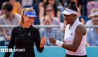 Katie Boulter and Venus Williams fist bump