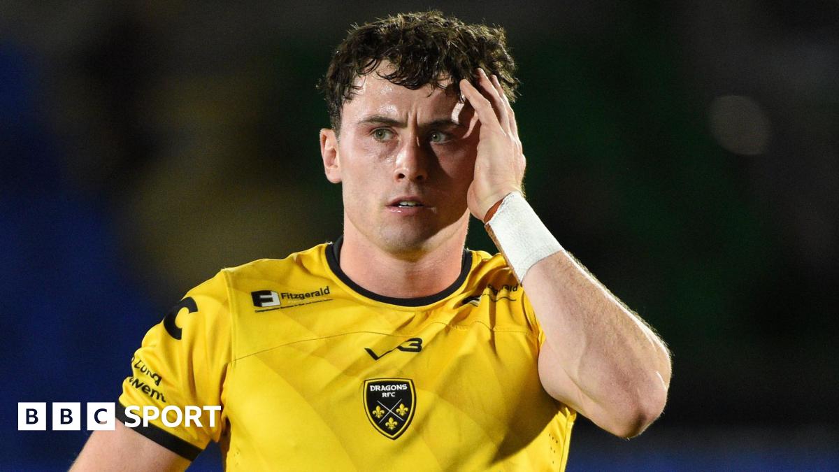 Dragons scrum-half Niall Armstrong