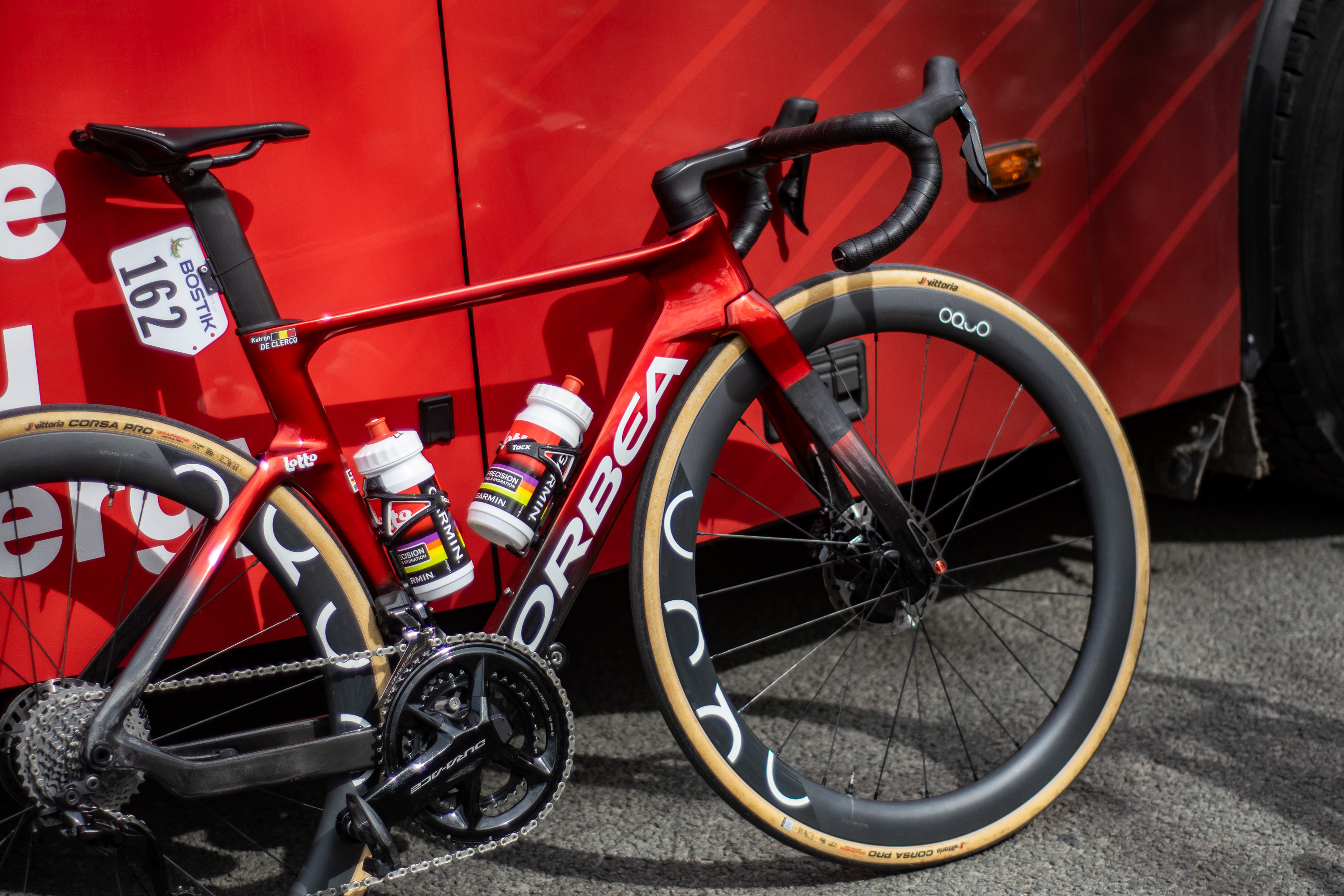 Bikes and tech from the start of Paris-Roubaix Femmes 2026