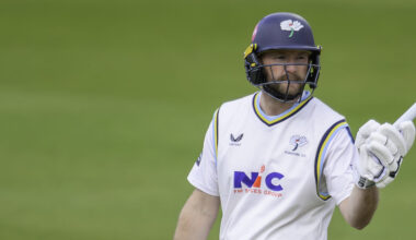 Lyth praises Abbott after "tough" day