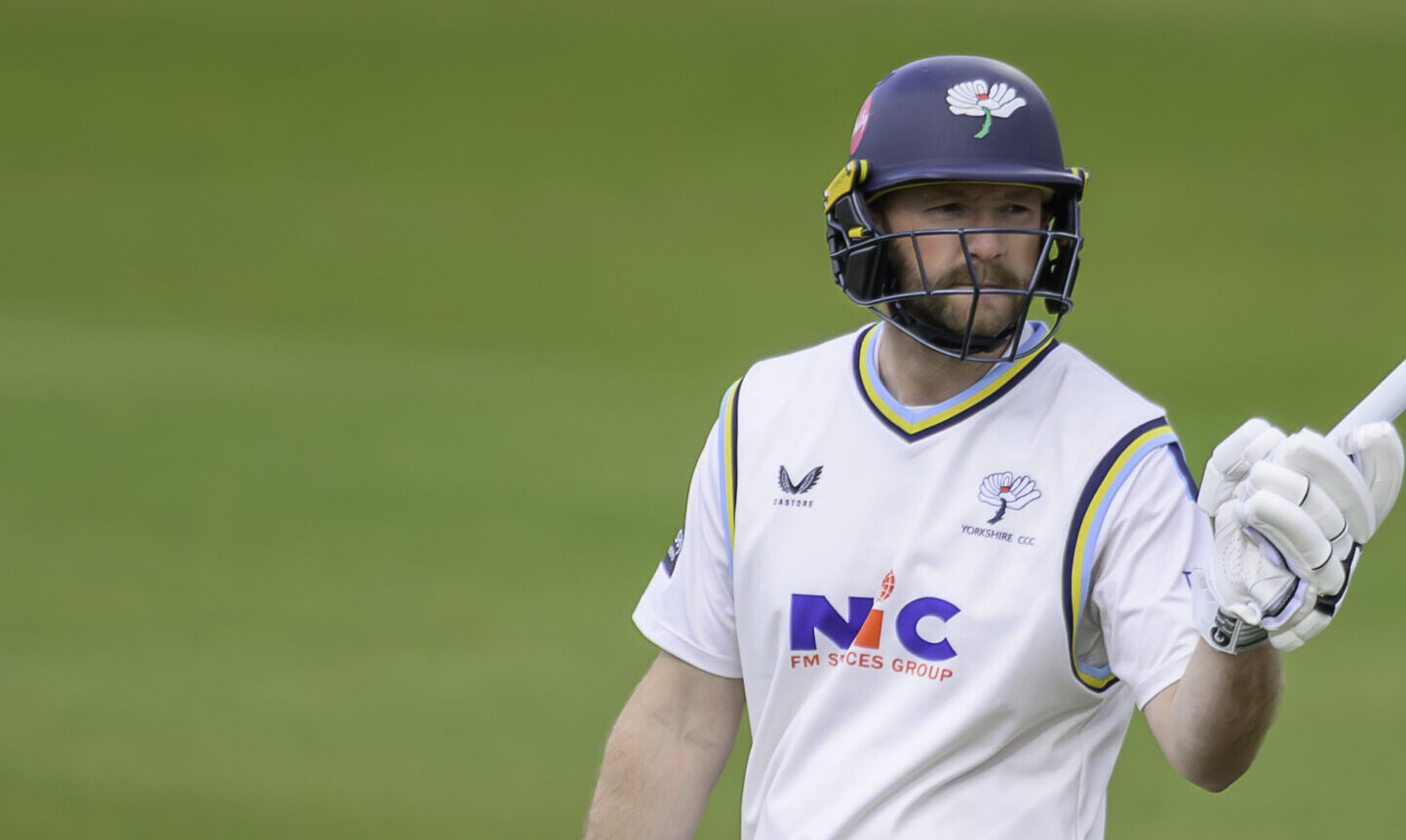 Lyth praises Abbott after "tough" day