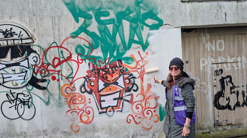 Community and councillors tackle graffiti hotspot – Brighton and Hove News