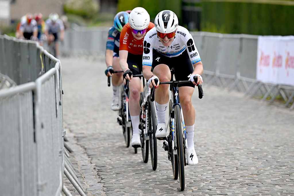 WAREGEM, BELGIUM - APRIL 01: Demi Vollering of Netherlands and Team FDJ United - SUEZ attacks during the 14th Dwars door Vlaanderen 2026 - Women's Elite a 128.8km one day race from Waregem to Waregem / #UCIWWT / on April 01, 2026 in Waregem, Belgium. (Photo by Luc Claessen/Getty Images)