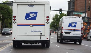 USPS suspends contributions to pension plan to delay running out of cash