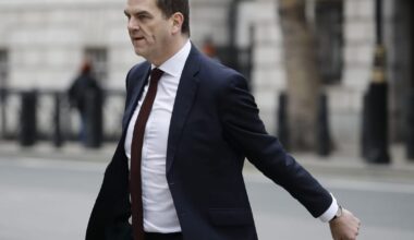 Starmer dismisses top official Robbins as Mandelson vetting crisis deepens – POLITICO