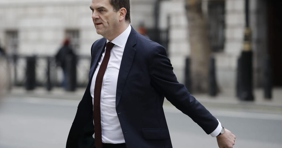 Starmer dismisses top official Robbins as Mandelson vetting crisis deepens – POLITICO