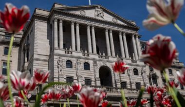 Bank of England should increase interest rates to head off inflation, warns top economist