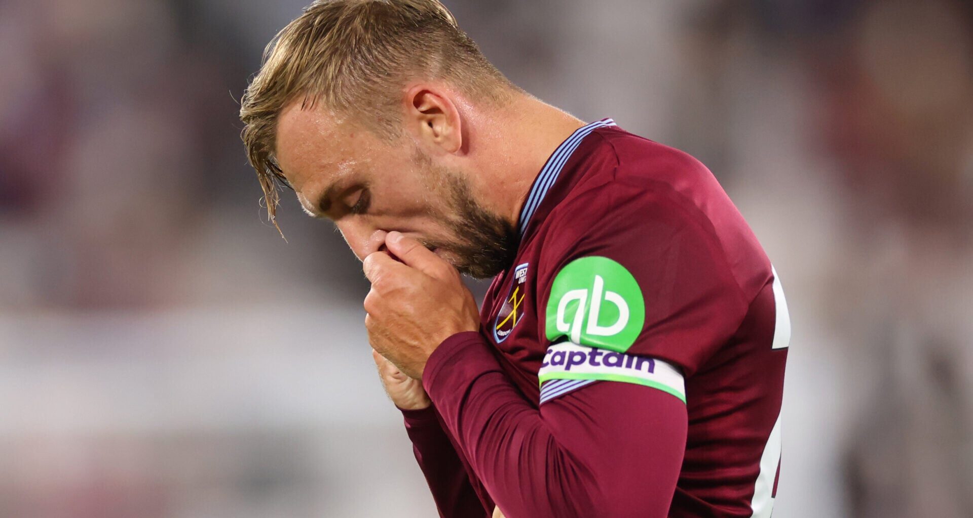 Jarrod Bowen steps in after heated dressing room exchange as West Ham show fight