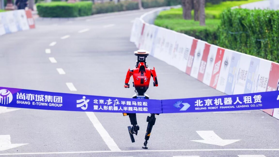 Robot runner handily beats humans in half-marathon, setting new record