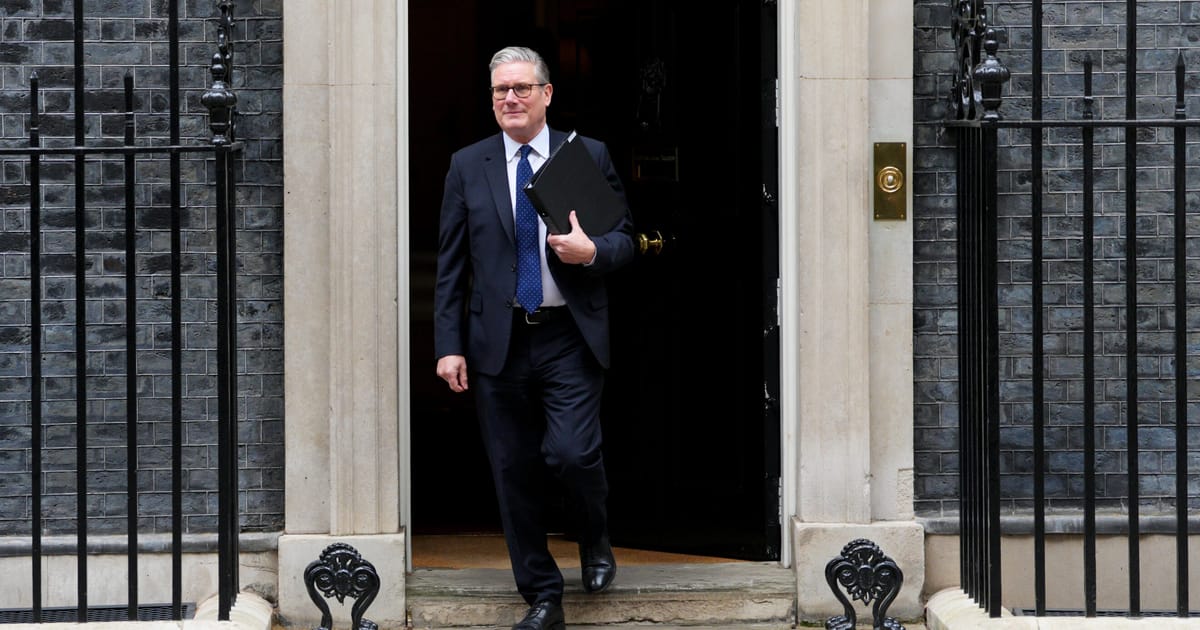 Note shows No. 10 told Starmer to wait for security clearances before appointing Mandelson – POLITICO