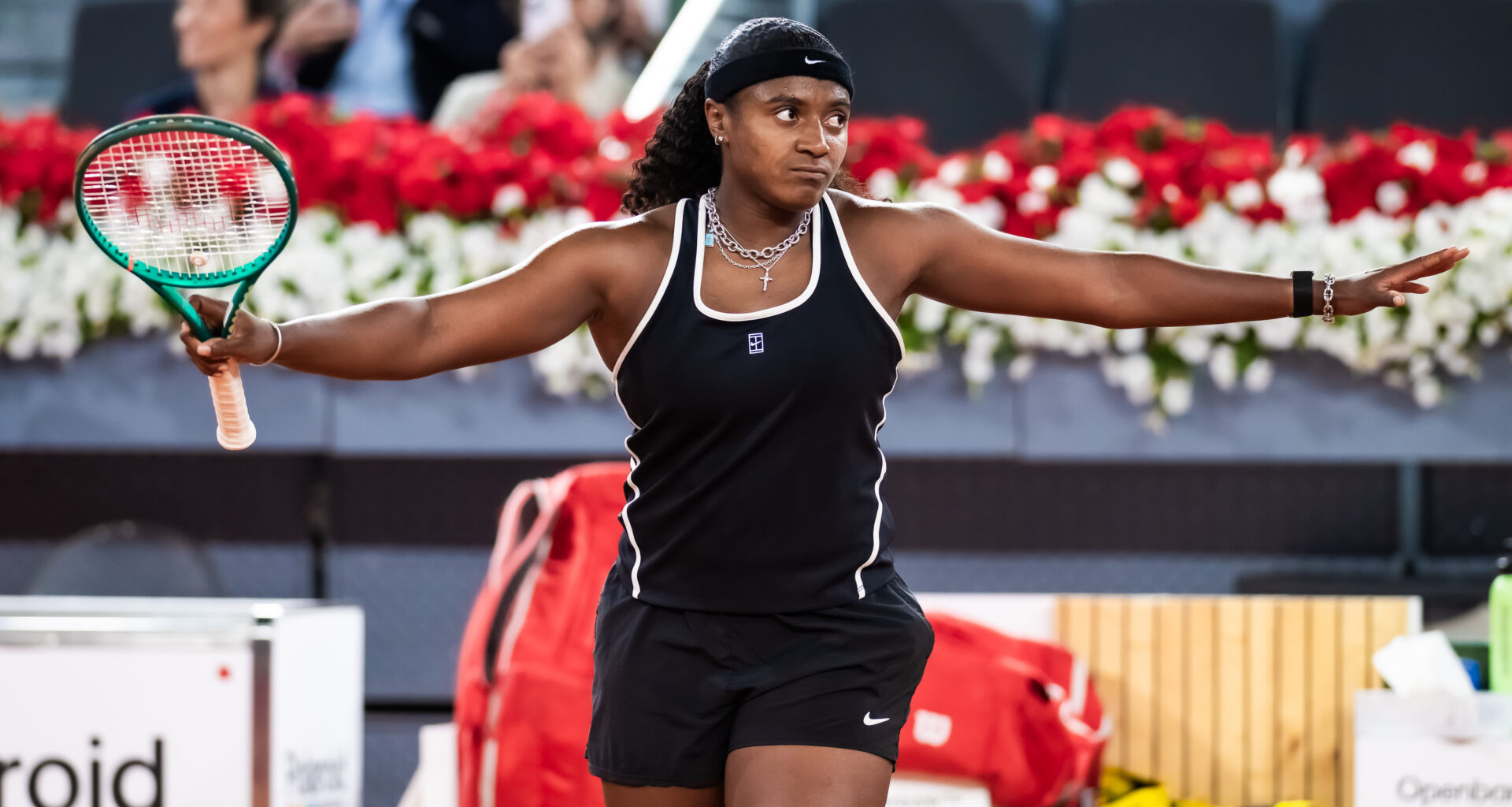Relive Baptiste's 6 saved match points and tiebreak in Sabalenka upset