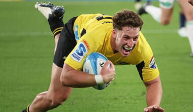 Edinburgh land Hurricanes star Higgins on three-year deal