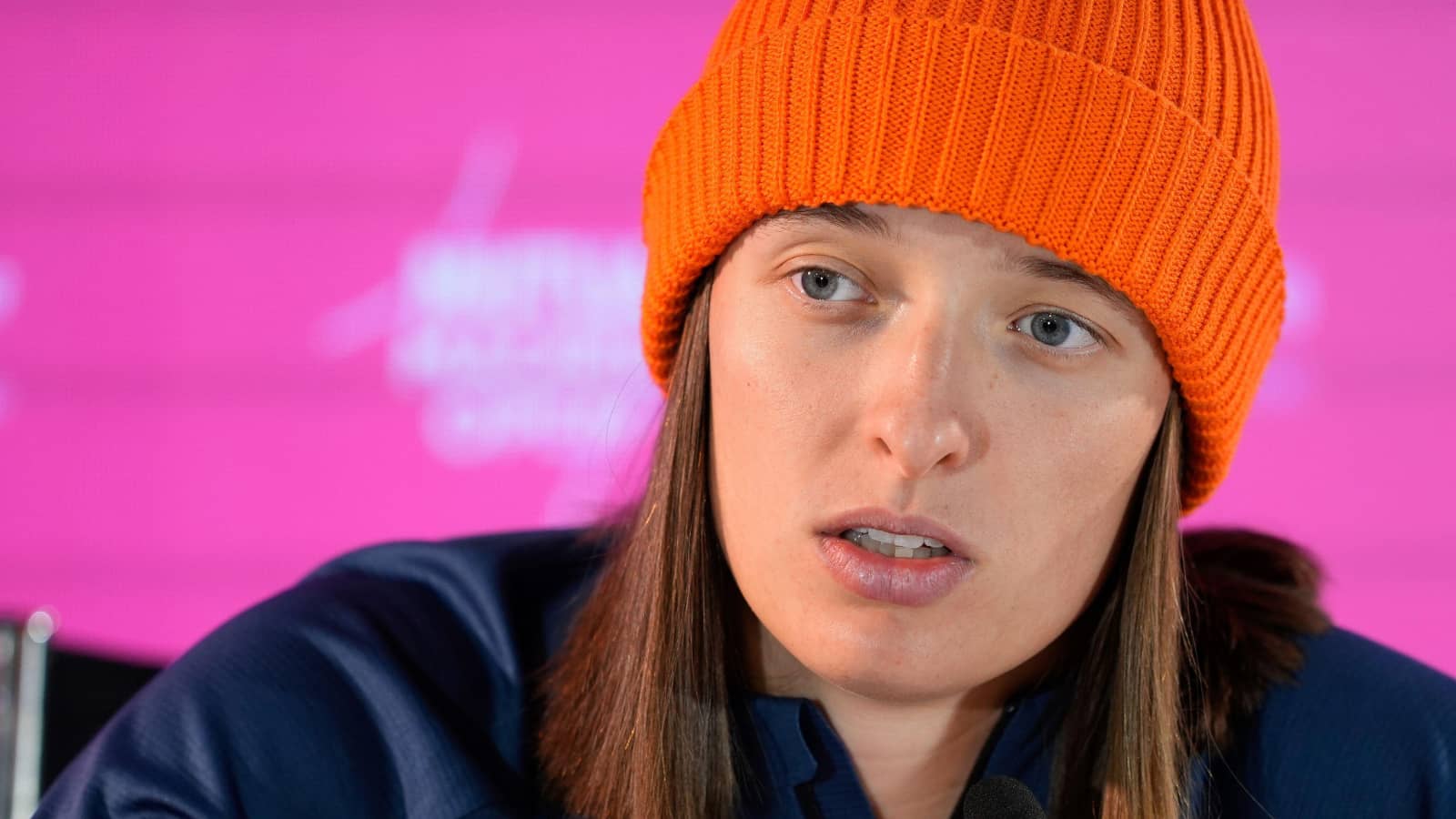 Iga Swiatek sends honest message after retiring due to a virus 