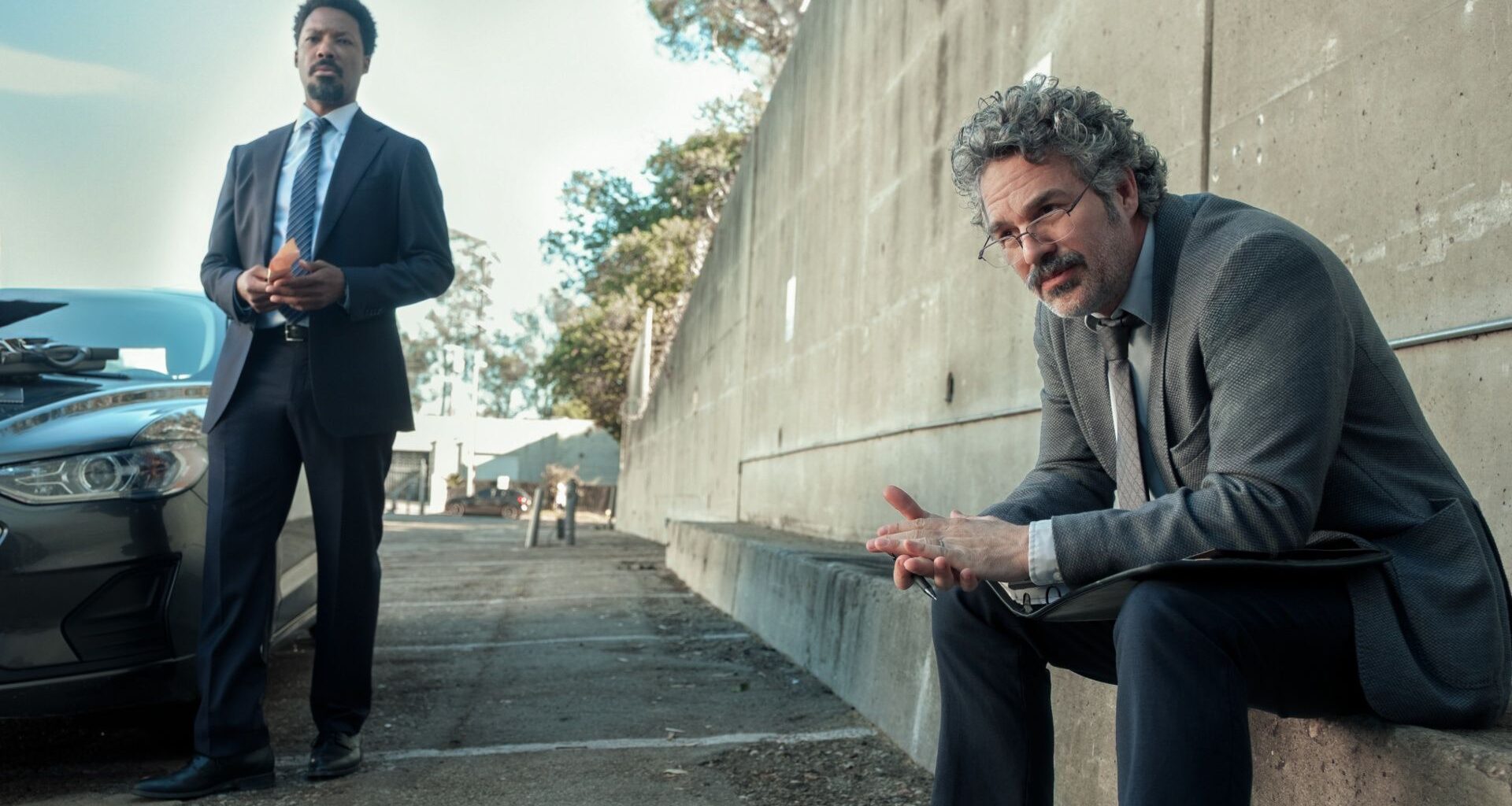 Corey Hawkins and Mark Ruffalo as Tillman and Lou in Crime 101