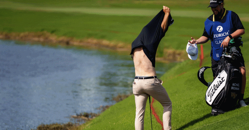Golfer Strips Shirt for Unnecessary Shot Amid Alligator Jokes - 조선일보