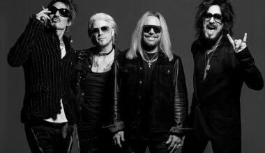 When Mötley Crüe were doing too many drugs to tour