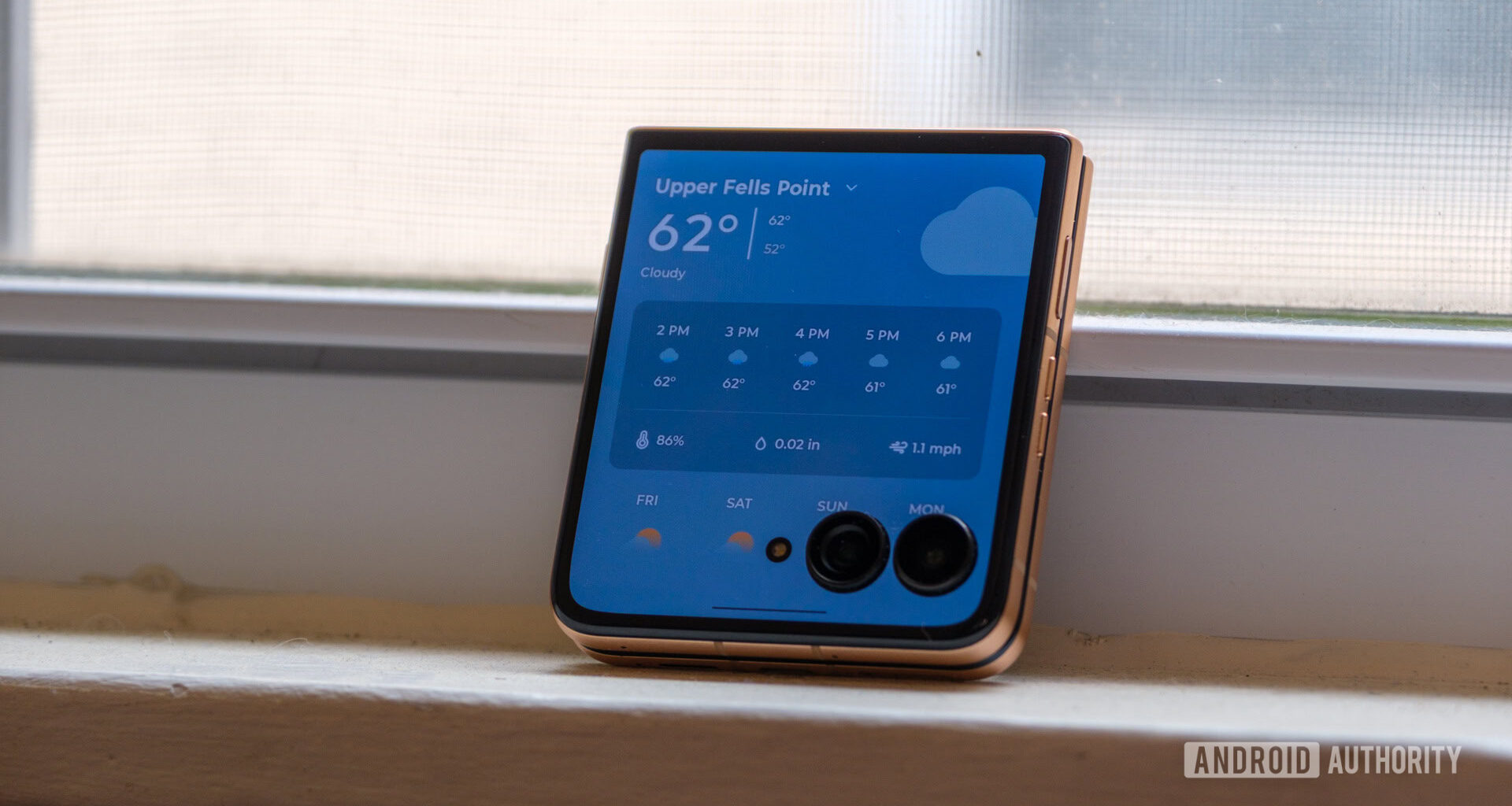 Motorola Razr Ultra weather widget
