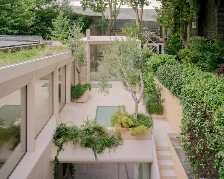 Mozart House / Studio DERA - Image 1 of 27