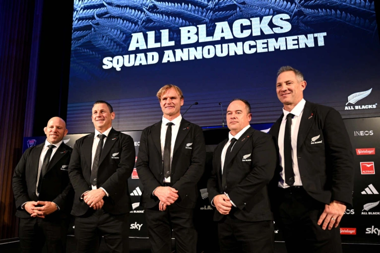 Scott Robertson with his assistant coaches in June 2024