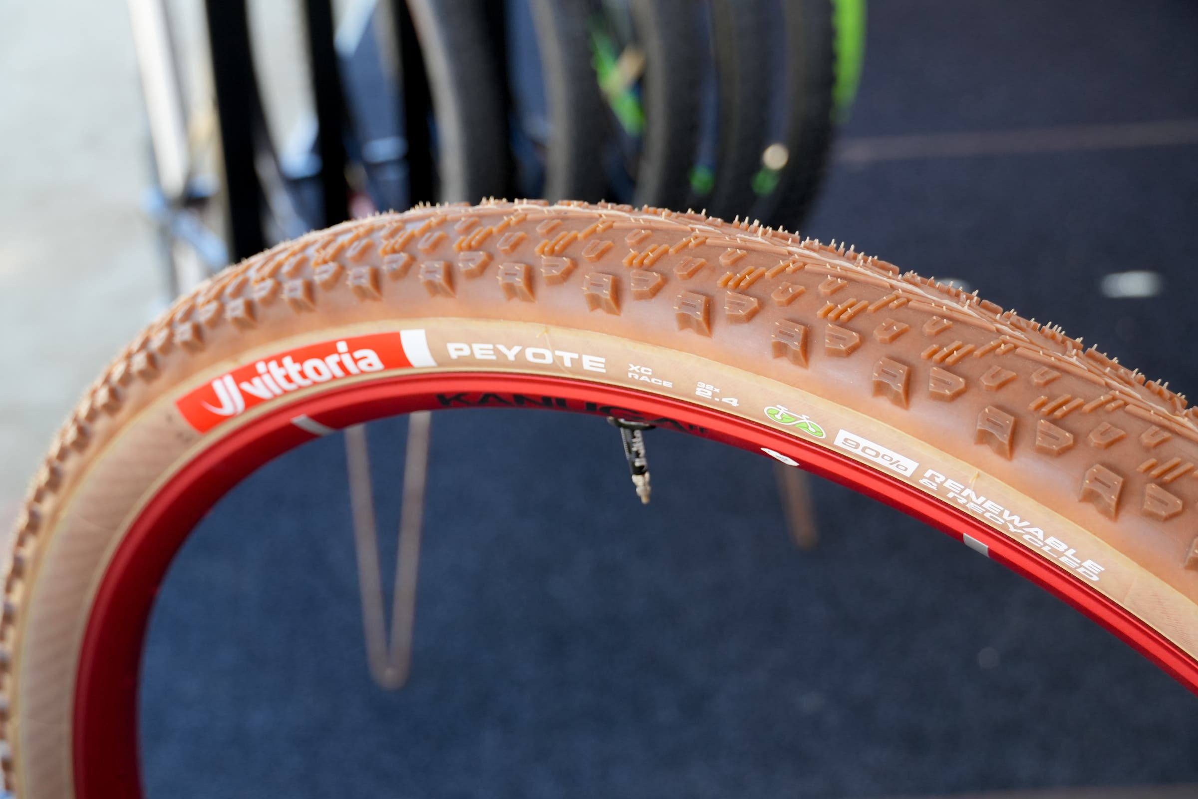 32-inch Peyote in Rycycled compound