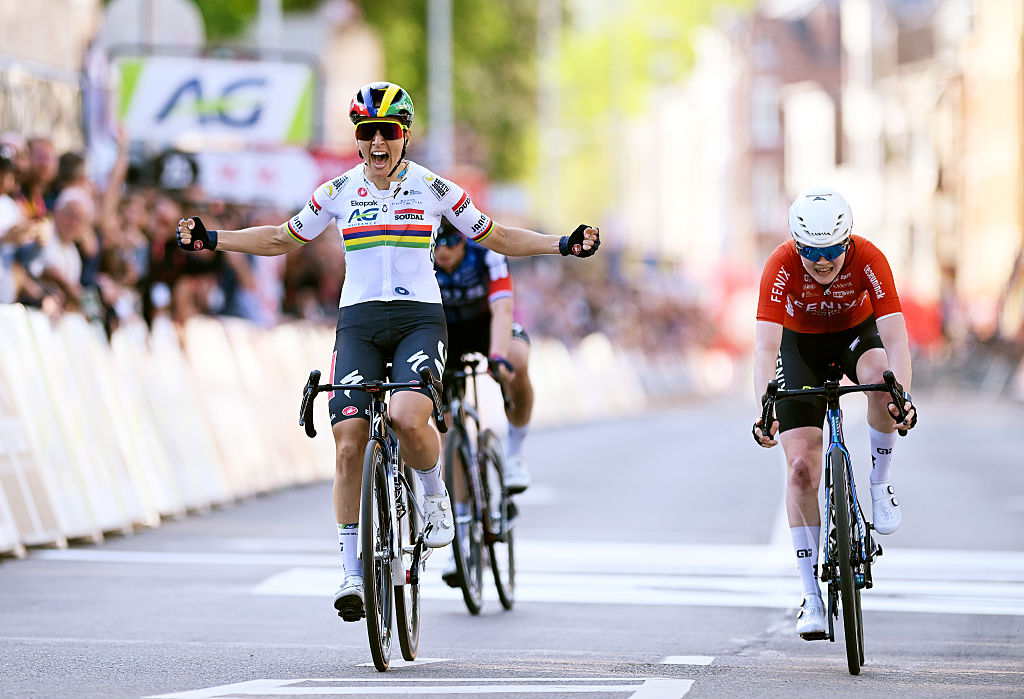 2025 Li&egrave;ge-Bastogne-Li&egrave;ge Femmes: Kim Le Court-Pienaar claims the win