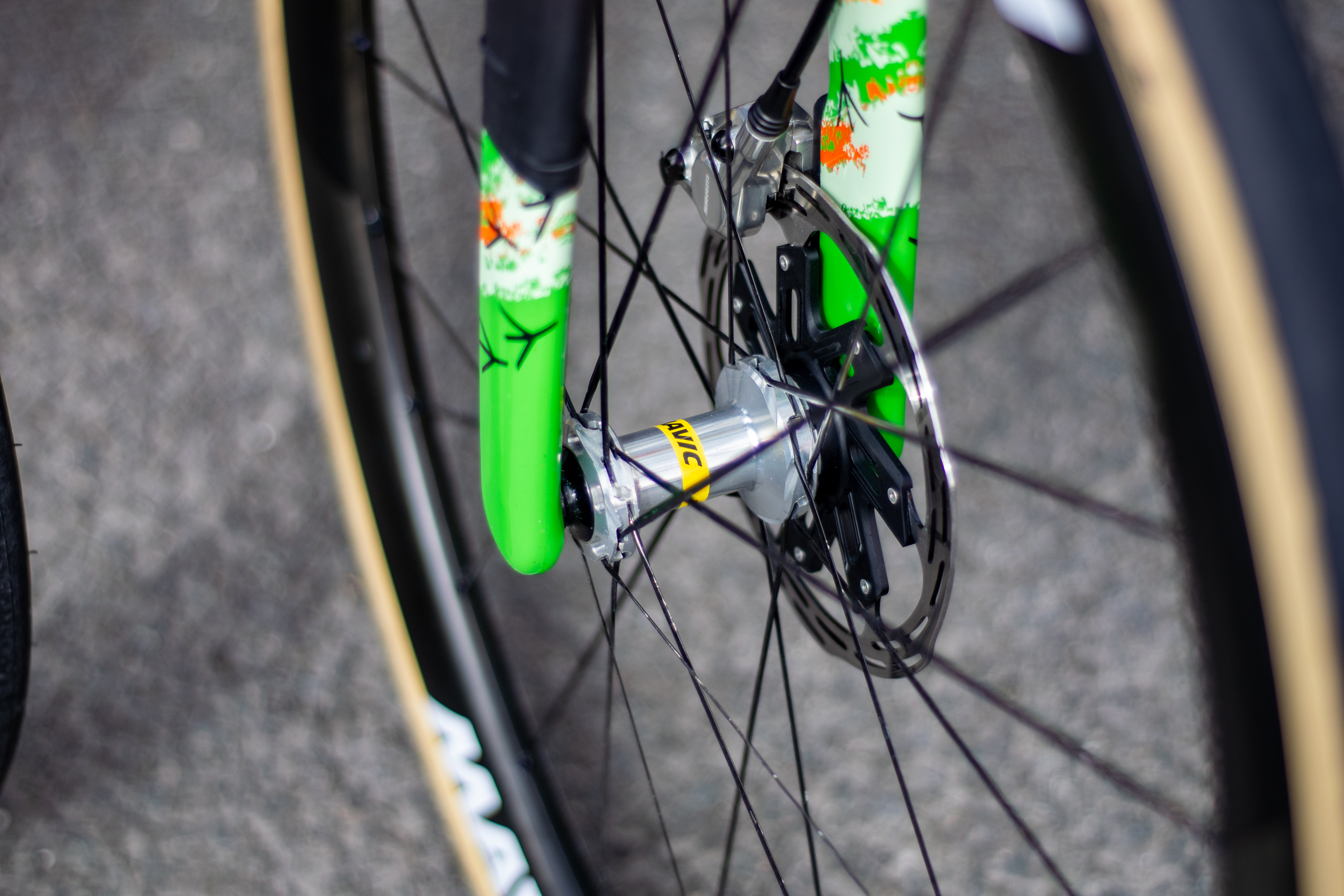 Bikes and tech from the start of Paris-Roubaix Femmes 2026