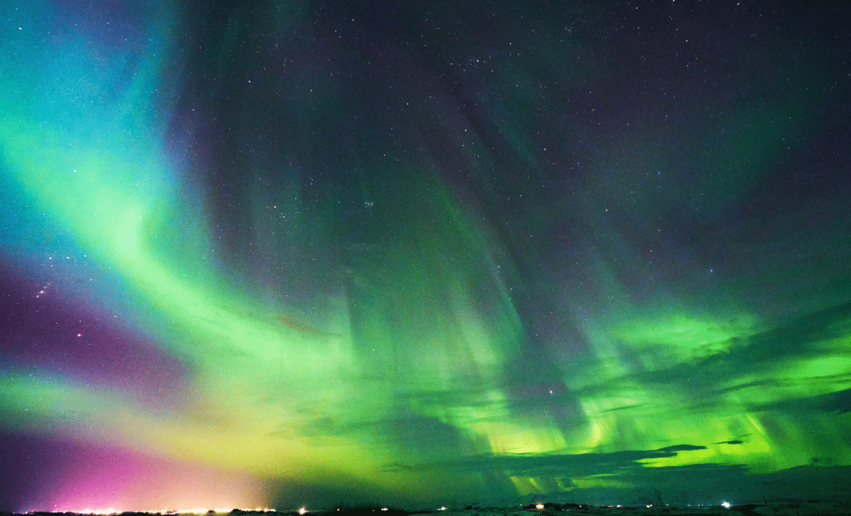 Rare Solar Flare Could Bring Northern Lights To 16 U.s. States Tonight Here's Where You Can See Them!