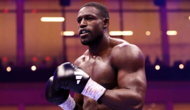 Richard Riakporhe prays for Jeamie TKV ahead of British title fight