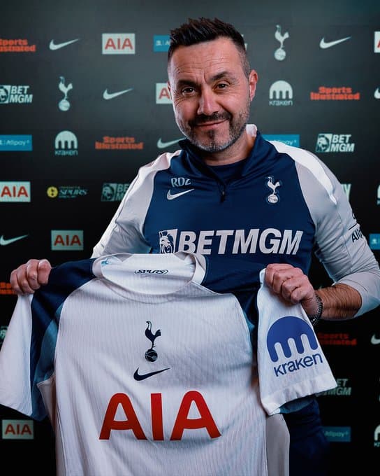 Roberto De Zerbi arrives at Tottenham as new manager pictured for first time - London Evening Standard
