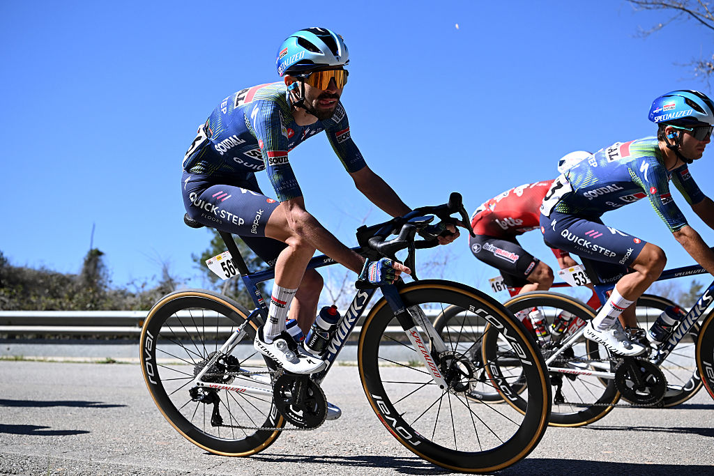 Side shot of Valentin Paret-Peintre on a descent during Volta a Catalunya 2026