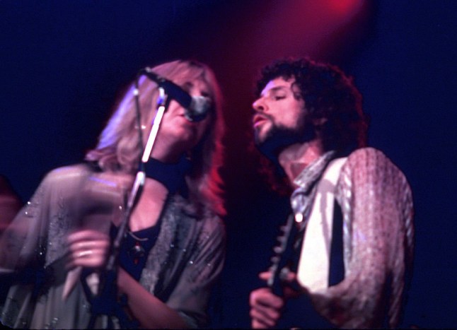 OCTOBER 1977: Singer Stevie Nicks and guitarist Lindsey Buckingham of the rock group