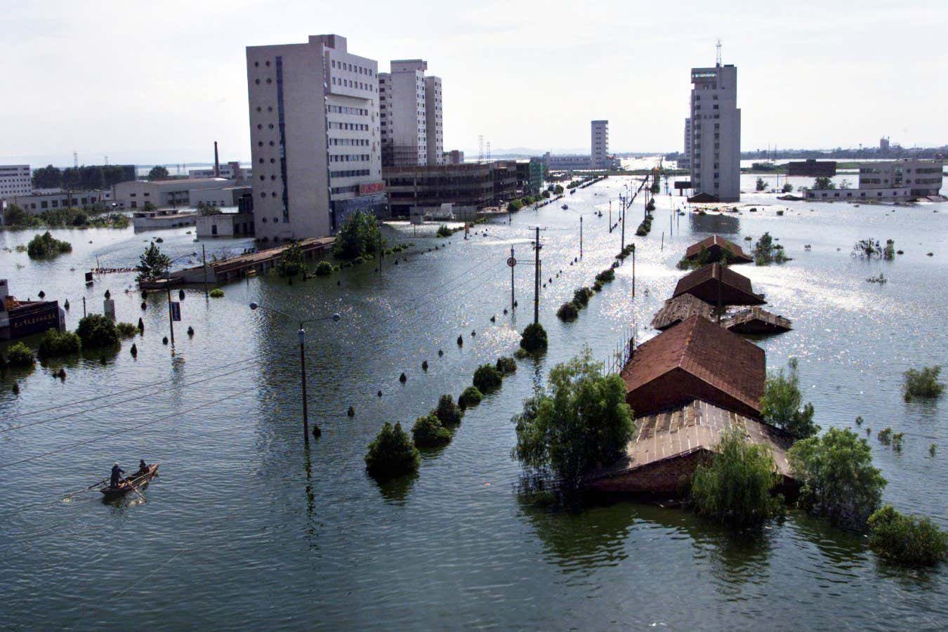 Flooding of the Yangtze River in China in 1998