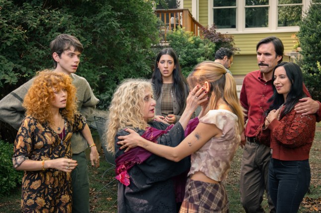 ROOMMATES. (L to R) Natasha Lyonne as Hannah, Aidan Langford as Alex, Carol Kane as Gigi, Sadie Sandler as Devon, Chloe East as Celeste, Dan Bulla as Uncle Bulla and Sofia Gonzalez as Aunt Vicki in Roommates. Cr. Scott Yamano/Netflix ?? 2026.