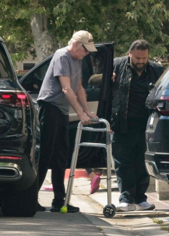 BGUK_3560866 - *PREMIUM-EXCLUSIVE* West Hills, CA MUST CALL FOR PRICING BEFORE USAGE - Former 'Baywatch' star David Hasselhoff, 73 looks frail as he was seen using a walker while out with his wife Haley Roberts in West Hills on April 22, 2026. Pictured: David Hasselhoff BACKGRID UK 24 APRIL 2026 BYLINE MUST READ: WCP,4cnrs / BACKGRID UK: +44 208 344 2007 / uksales@backgrid.com USA: +1 310 798 9111 / usasales@backgrid.com *Pictures Containing Children Please Pixelate Face Prior To Publication*