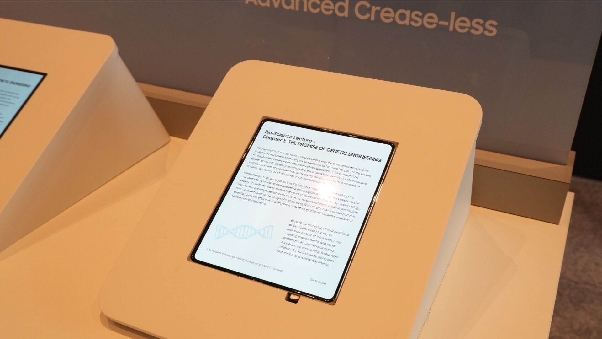 samsung display crease-less foldable oled panel ces 2026